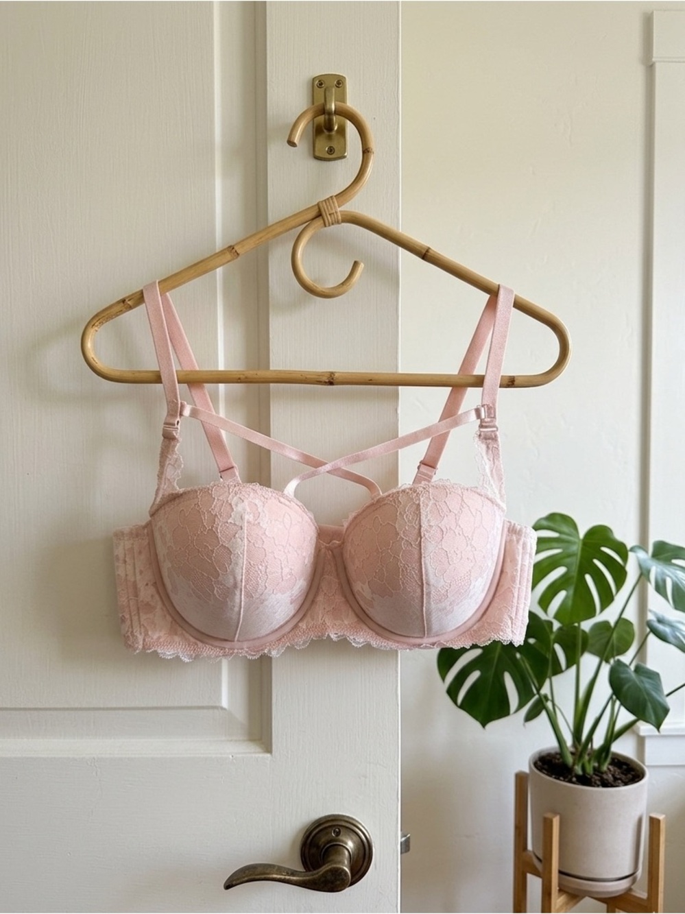 NWOT Torrid Blush Pink Strapless Floral Lace Balconette Strappy Lingerie Bra 40C